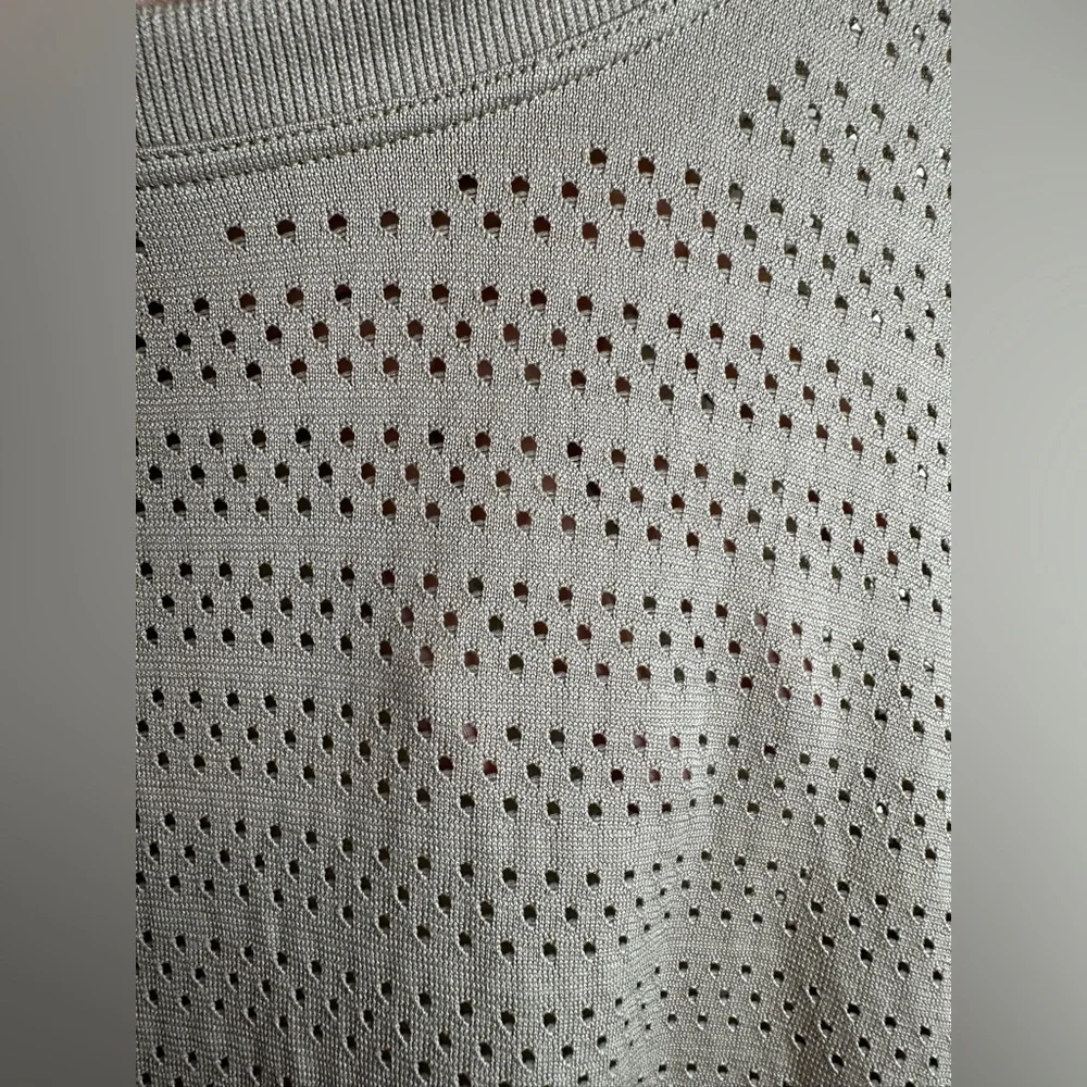 Lululemon Athletica Light Beige Crew Neck shirt - Picture 4 of 6